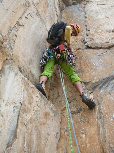 Brujas-Francoespañola, 430m MD+ (6b+/6a oblig.)