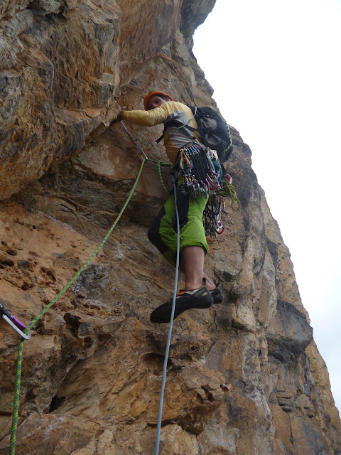Brujas-Francoespañola, 430m MD+ (6b+/6a oblig.)