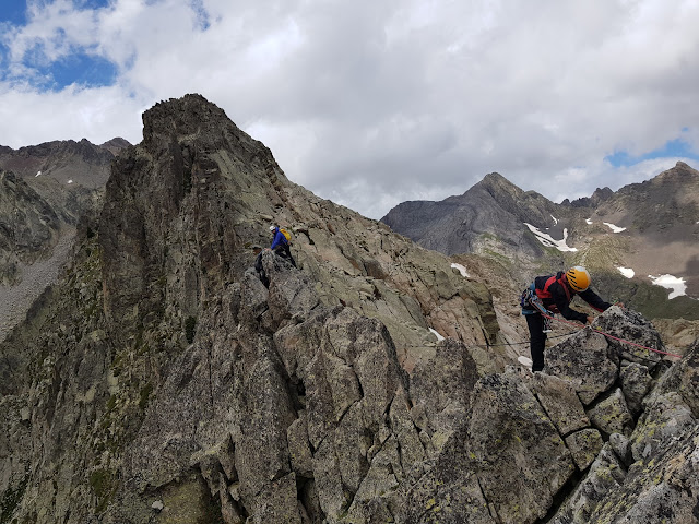Vía de los Guardas, Vº 210m, Aguja de Bachimaña.