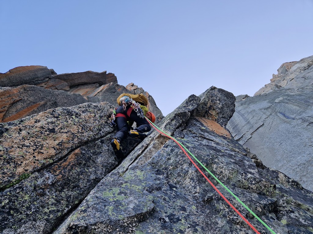Arista NW a la Aguile de Blatiere, Chamonix.
