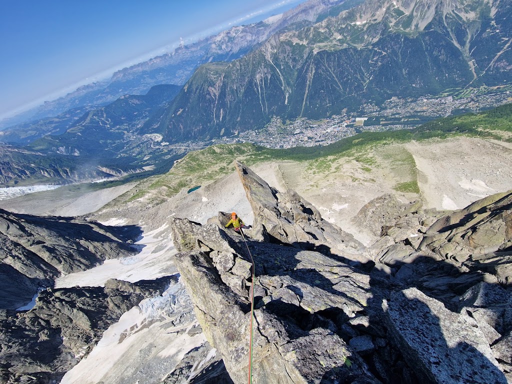 Arista NW a la Aguile de Blatiere, Chamonix.