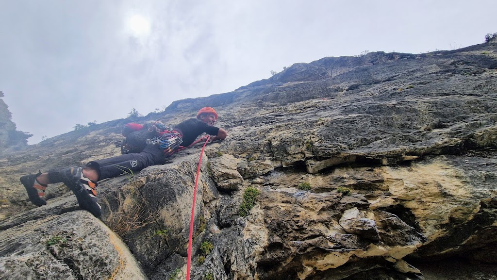 Vía Mescalito al Monte Colodri, Arco. (250m 7a/6b obl.)