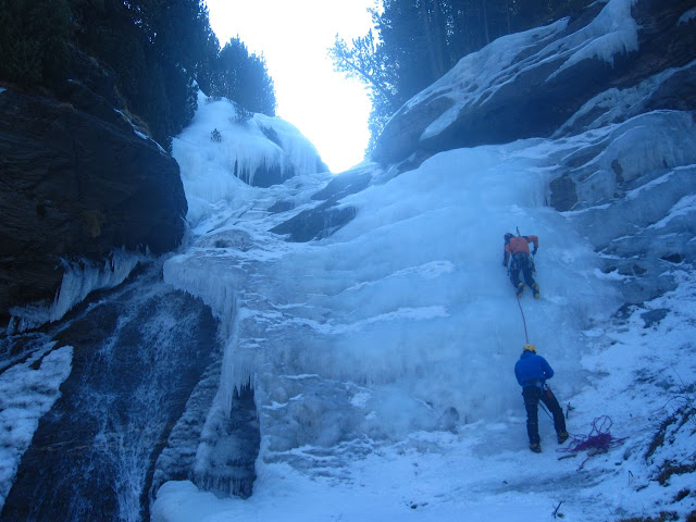 Escalada en Hielo en Ardonés. Benasque