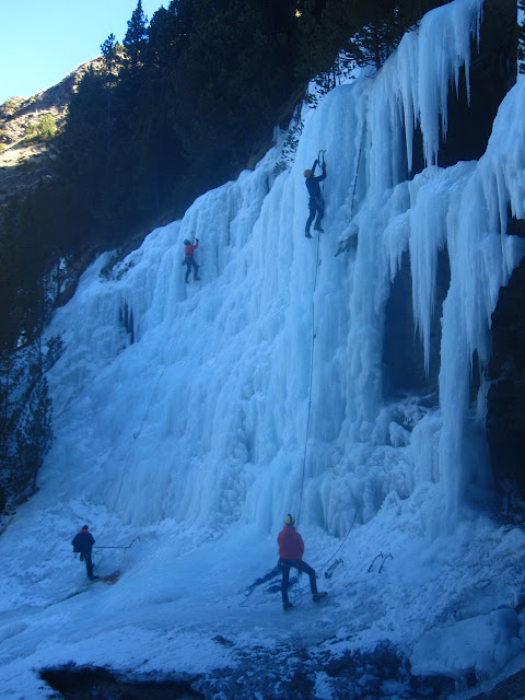 Escalada en Hielo en Ardonés. Benasque