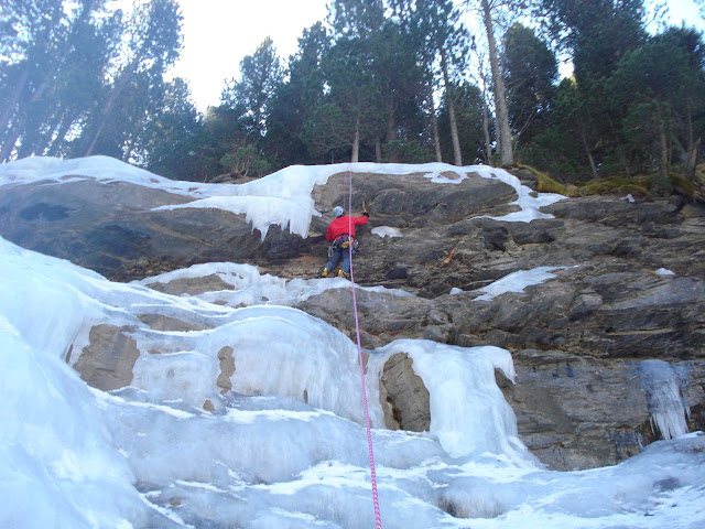 Escalada en Hielo en Ardonés. Benasque