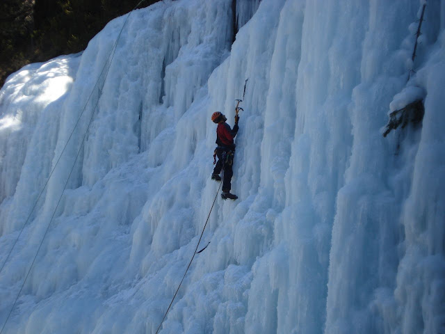 Escalada en Hielo en Ardonés. Benasque
