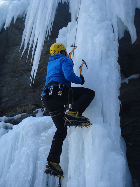 Escalada en Hielo en Ardonés. Benasque