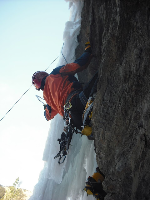 Escalada en Hielo en Ardonés. Benasque
