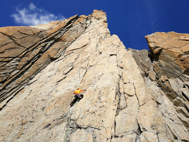 Vía Salluard Adolphe Rey, 300m (MD/6a)