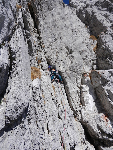 Vía Subterránea al Aspe (260m- 6b/V+A0)