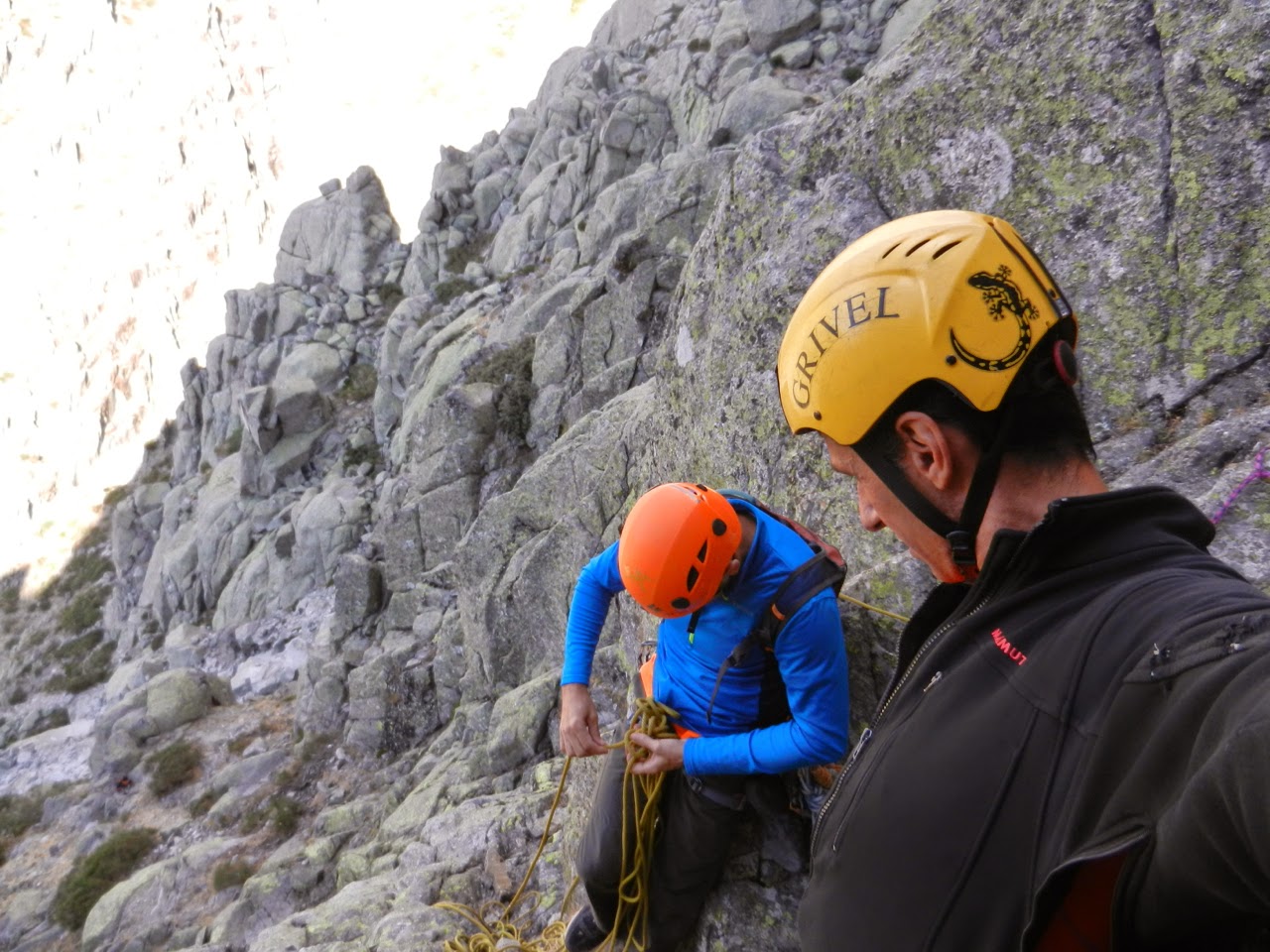 Vía de las Tormentas, 300m (V+). Las Berroqueras. Galayos