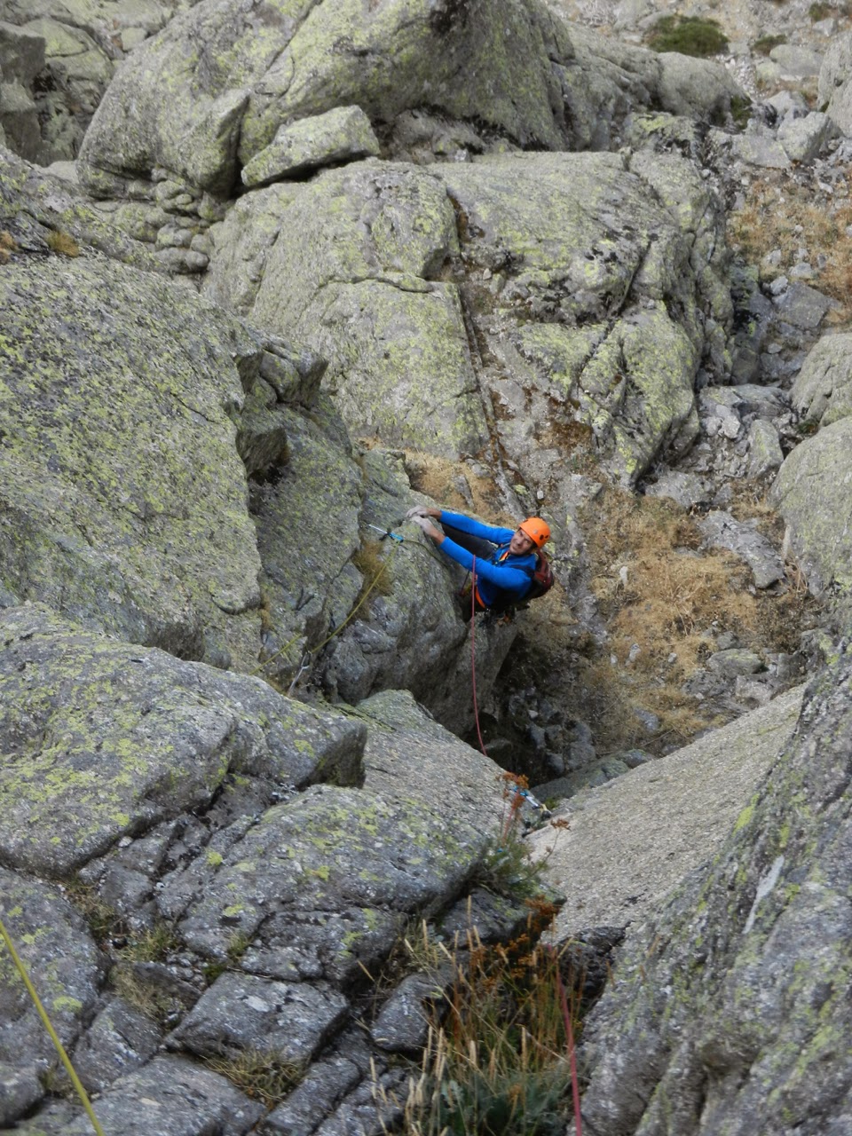 Vía de las Tormentas, 300m (V+). Las Berroqueras. Galayos
