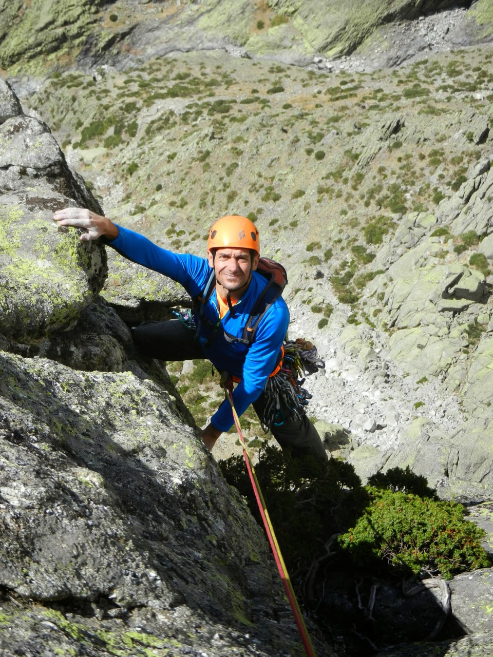 Vía de las Tormentas, 300m (V+). Las Berroqueras. Galayos