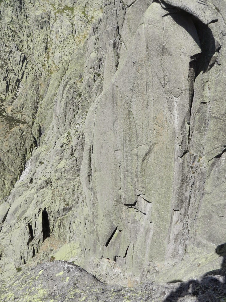 Vía de las Tormentas, 300m (V+). Las Berroqueras. Galayos