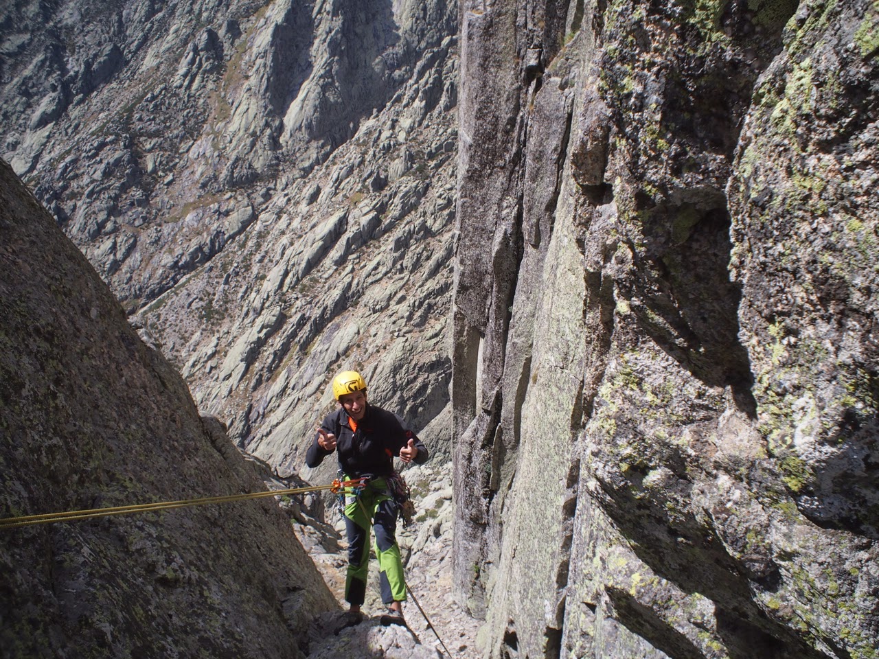Vía de las Tormentas, 300m (V+). Las Berroqueras. Galayos
