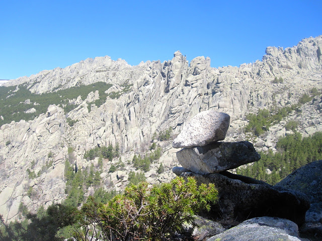 Caballo de Ajedrez + Alfil. Pedriza posterior