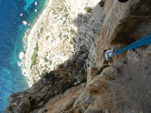 Pilar López de Sancho, 250m 6c/6b oblig. Peñón de Ifach