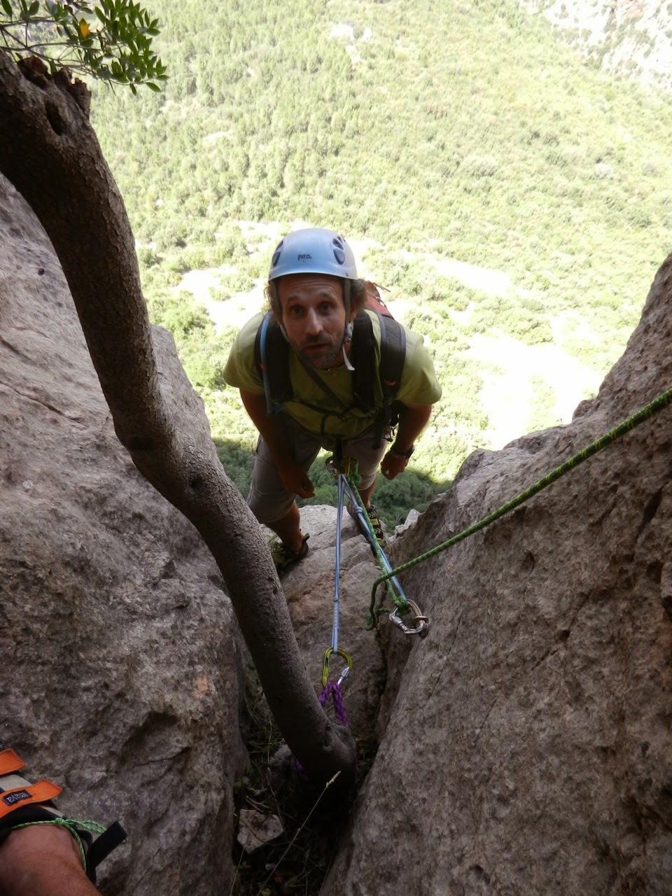 Terra Lliure. 180 m 6a. Serra Carbonera. Camarasa.