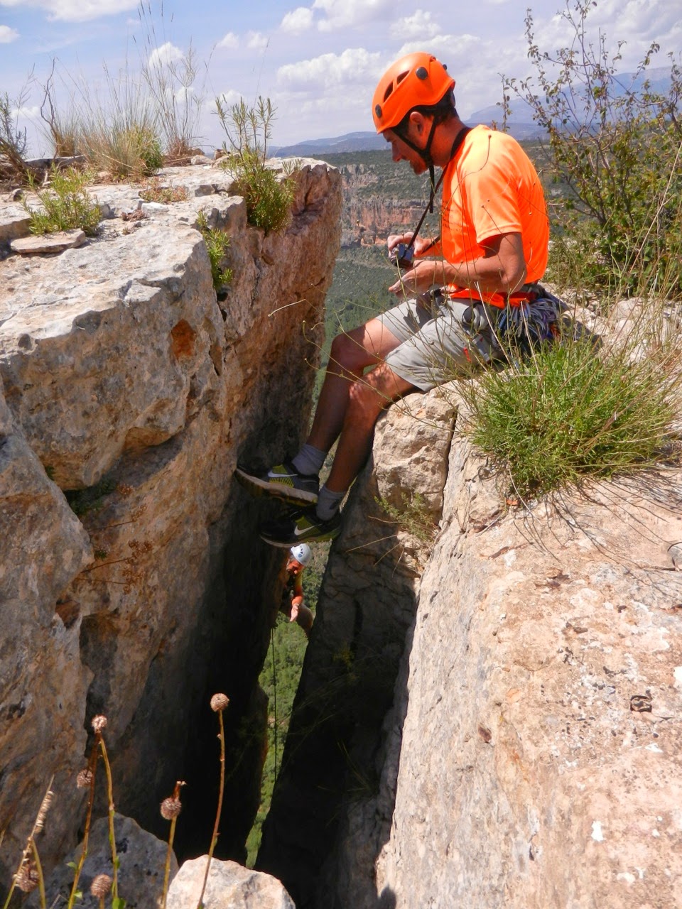 Terra Lliure. 180 m 6a. Serra Carbonera. Camarasa.