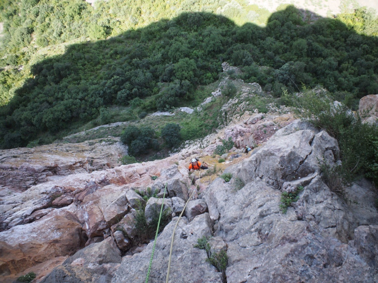 Terra Lliure. 180 m 6a. Serra Carbonera. Camarasa.
