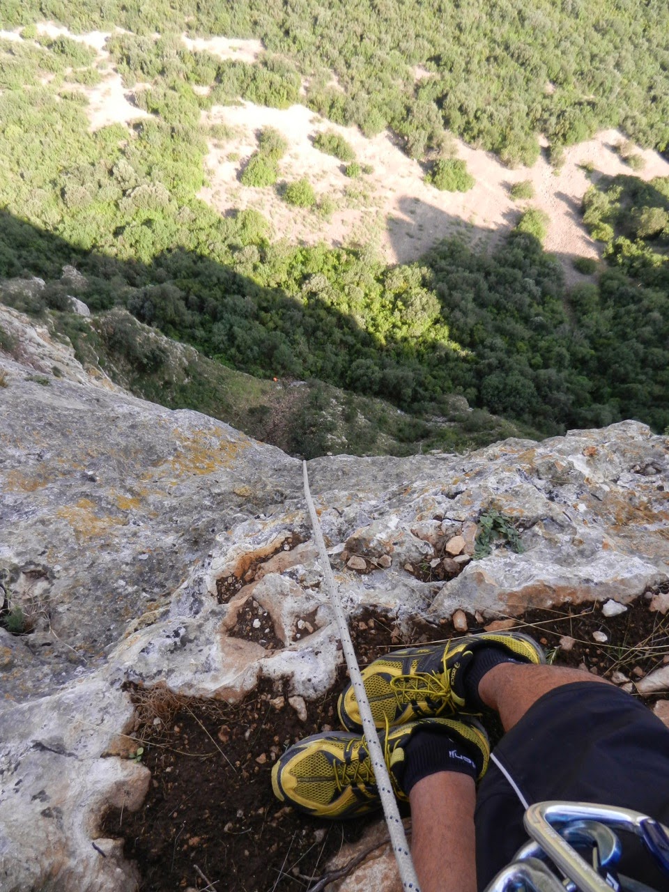Terra Lliure. 180 m 6a. Serra Carbonera. Camarasa.