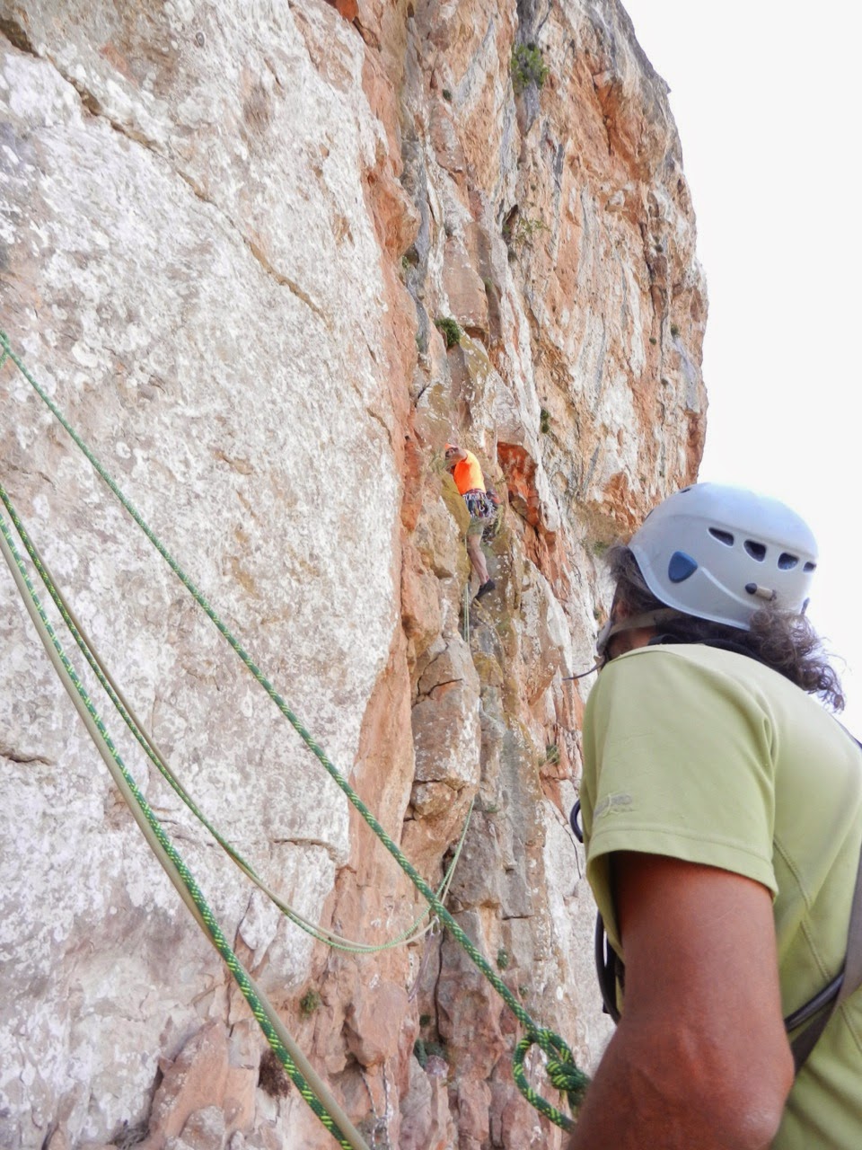 Terra Lliure. 180 m 6a. Serra Carbonera. Camarasa.