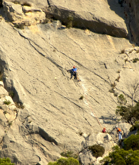 Hermanos de Aguja 500m 7b (6c/A1) Oeste del PuigCampana