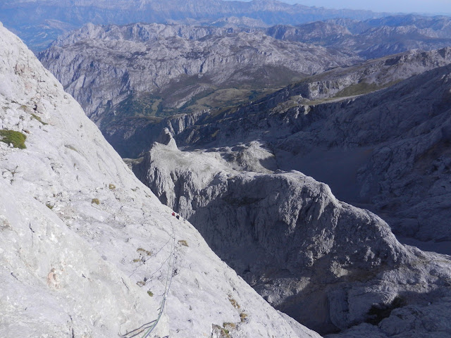Vía Cepeda, 340 V+. Naranjo de Bulnes