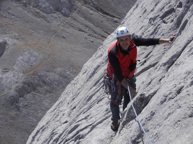 Vía Cepeda, 340 V+. Naranjo de Bulnes