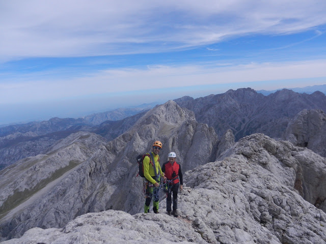 Vía Cepeda, 340 V+. Naranjo de Bulnes