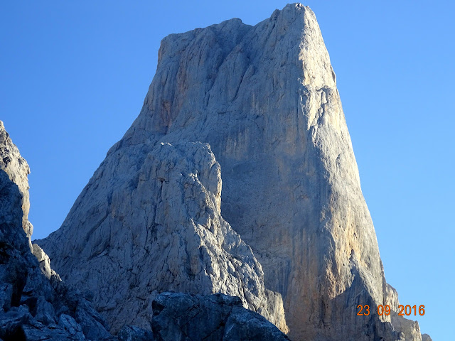 Vía Cepeda, 340 V+. Naranjo de Bulnes