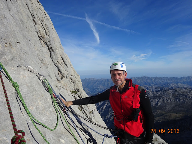 Vía Cepeda, 340 V+. Naranjo de Bulnes