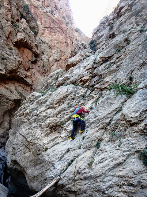 Taghia, L´allumeur du rêve berbére 320m 6c/6a+ obl.