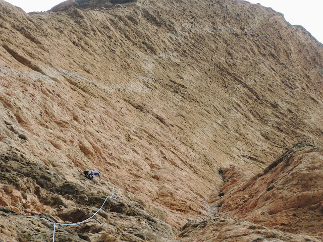 Vía Popeye a la Visera 240m (6c+ obl.) Riglos