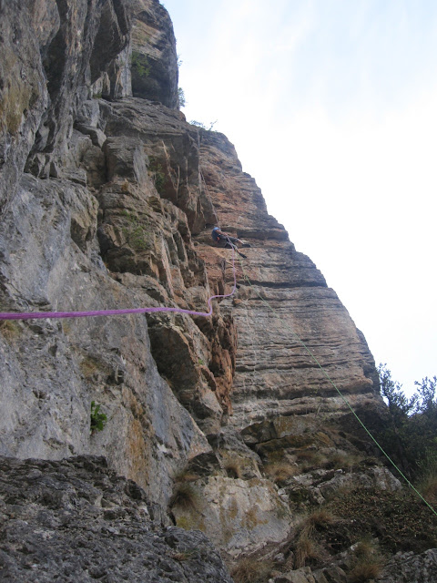 Diedro SAJUMA en Escarrilla y Rapún en Sabiñánigo. Deportiva en el Valle de Tena y Canfranc