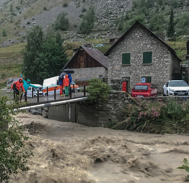Visita Obligatoria 400m/6a+, Aguja Dibona