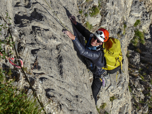 Visita Obligatoria 400m/6a+, Aguja Dibona