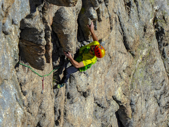 Visita Obligatoria 400m/6a+, Aguja Dibona