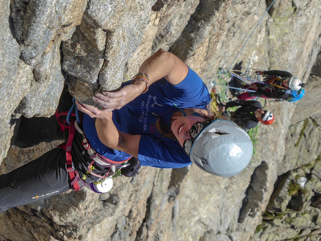 Visita Obligatoria 400m/6a+, Aguja Dibona