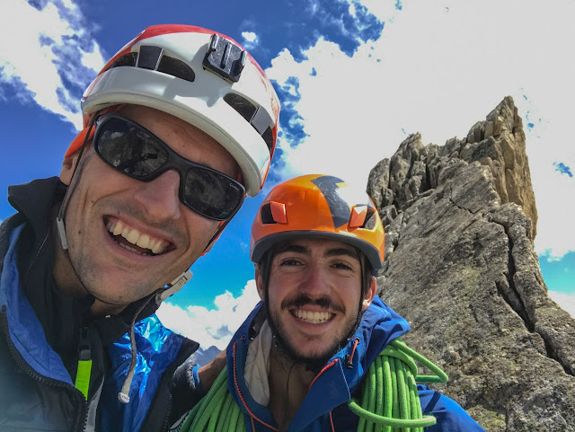 Visita Obligatoria 400m/6a+, Aguja Dibona