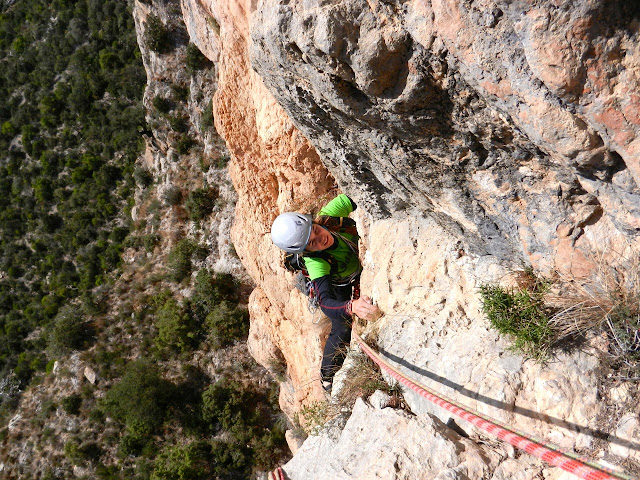 Antiparkes 550m/6c, Montrebei, pared de Aragón. EJAM