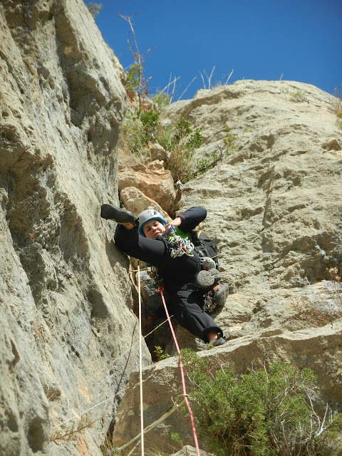 Antiparkes 550m/6c, Montrebei, pared de Aragón. EJAM