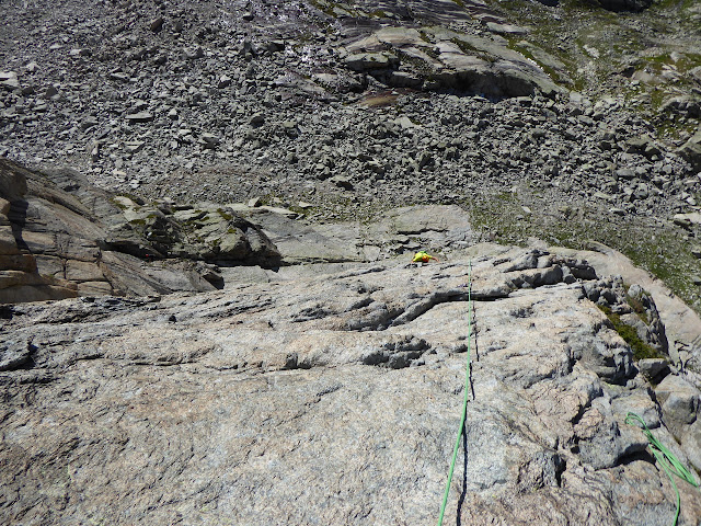 Visita Obligatoria 400m/6a+, Aguja Dibona