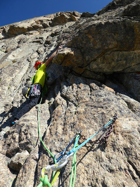 Visita Obligatoria 400m/6a+, Aguja Dibona