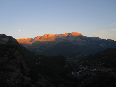 Diedro SAJUMA en Escarrilla y Rapún en Sabiñánigo. Deportiva en el Valle de Tena y Canfranc