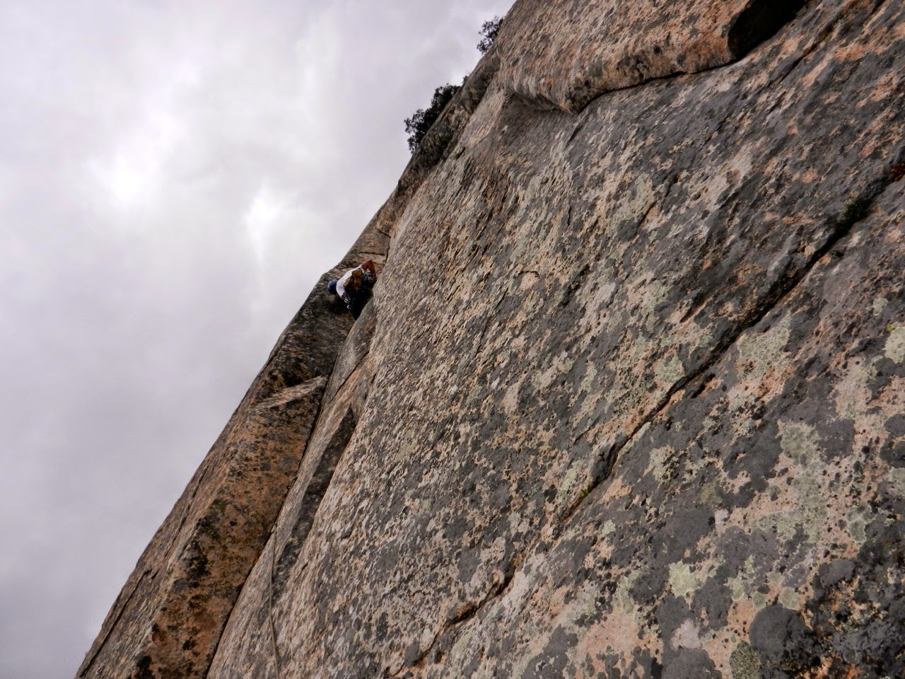 Vía Esteban Altieri al pico de la miel. La Cabrera