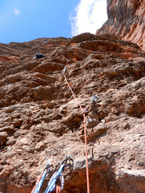 Irene y La Paz, 190m. 6c. Frechin. Riglos