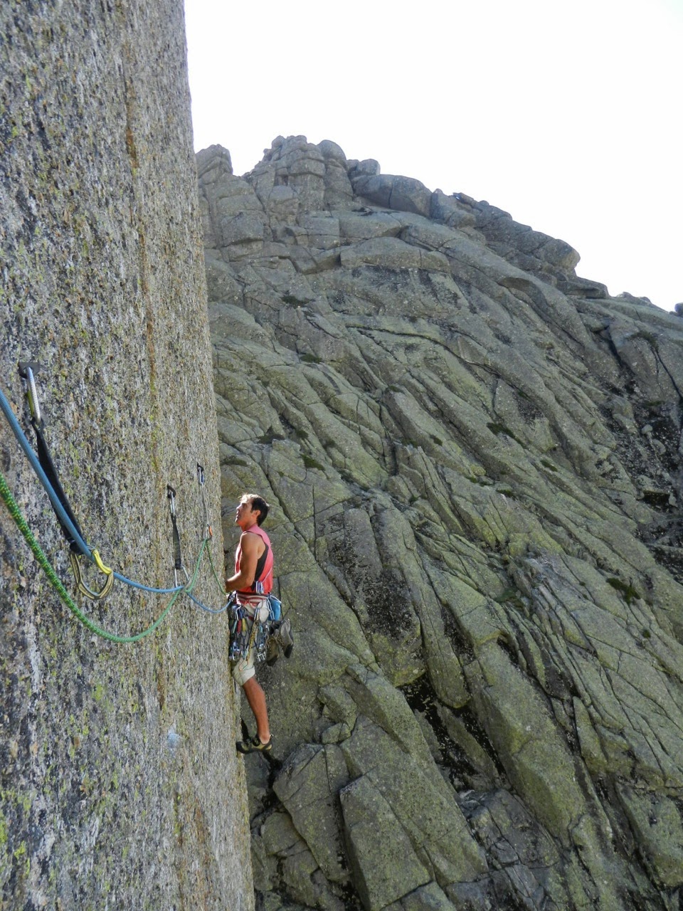 Tiempo de Cambio, 7a+ (6b+/A1). Peña del Aguila. Galayos