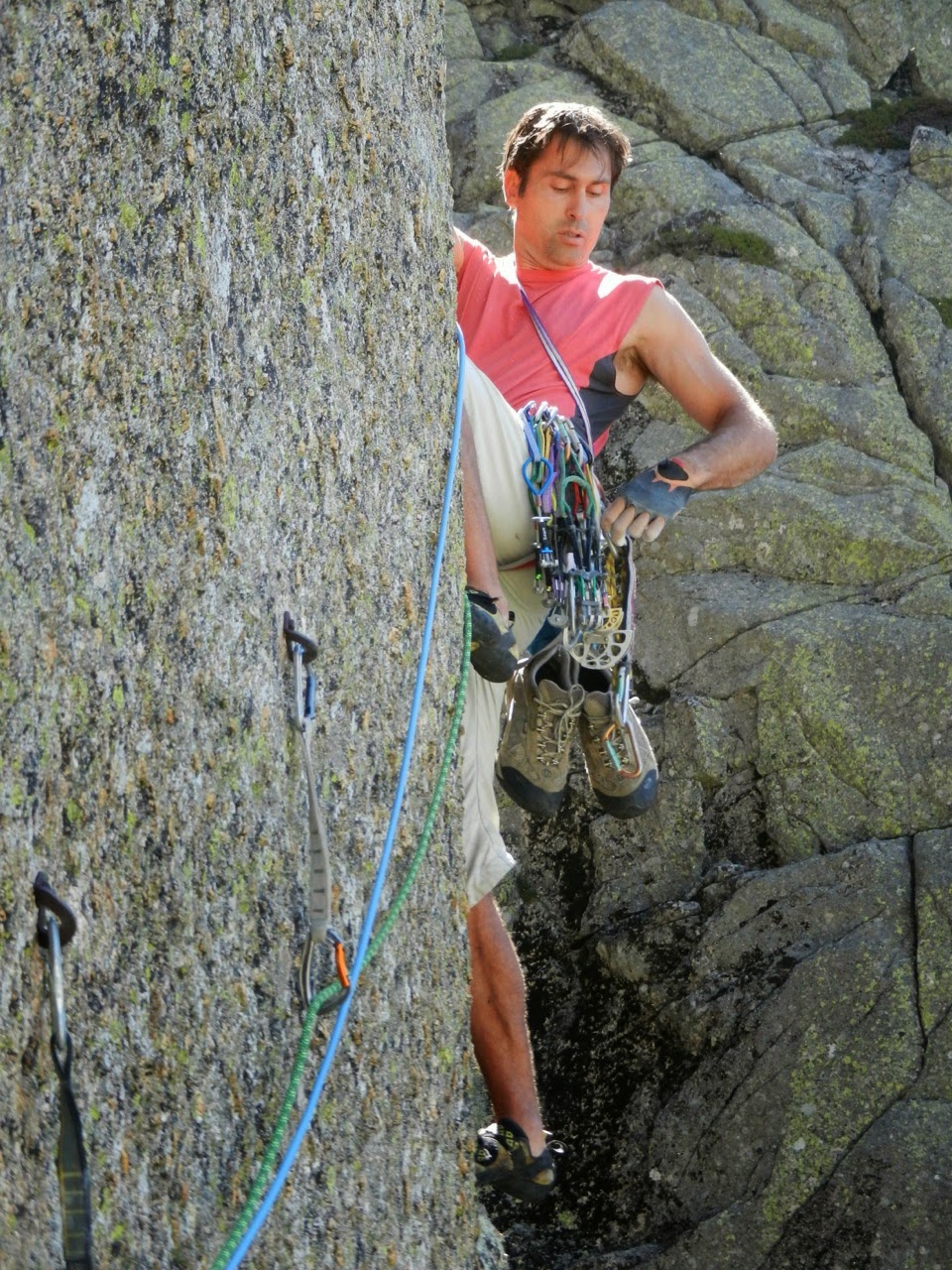 Tiempo de Cambio, 7a+ (6b+/A1). Peña del Aguila. Galayos