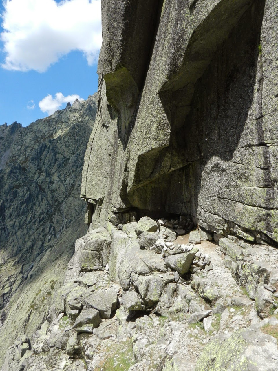 Tiempo de Cambio, 7a+ (6b+/A1). Peña del Aguila. Galayos